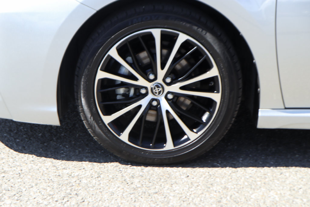 Used 2018 Toyota Camry SE FWD image 38
