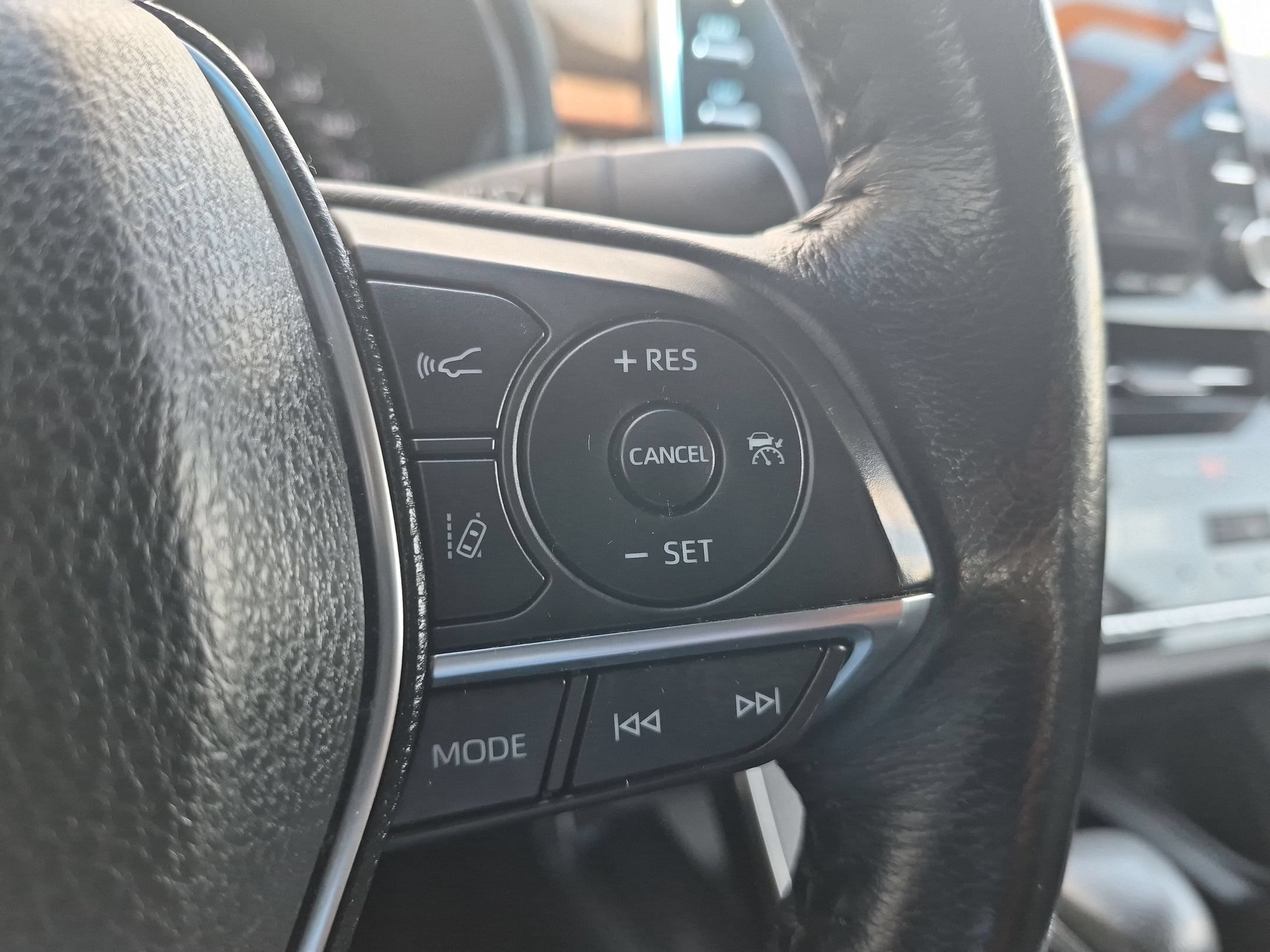 Used 2019 Toyota Avalon XLE w/ Moonroof Package FWD image 15