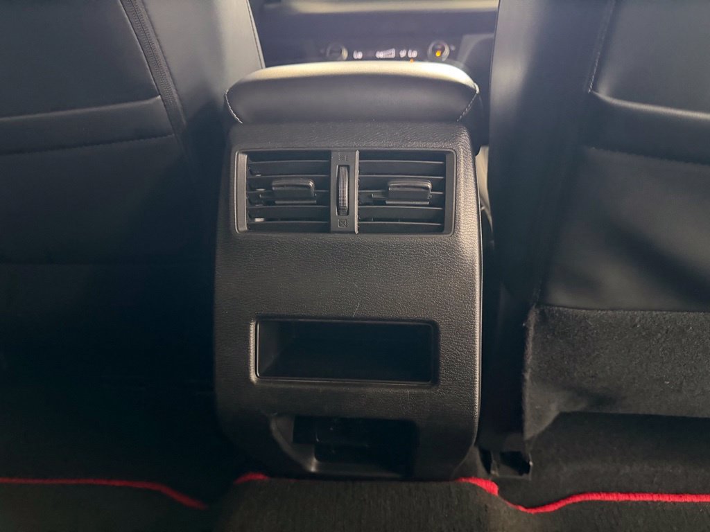 Used 2023 Mitsubishi Outlander 4WD Plug-In Hybrid image 29