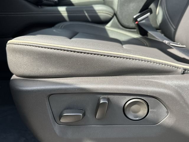 New 2026 GMC Yukon XL Elevation w/ Elevation Premium Package image 13
