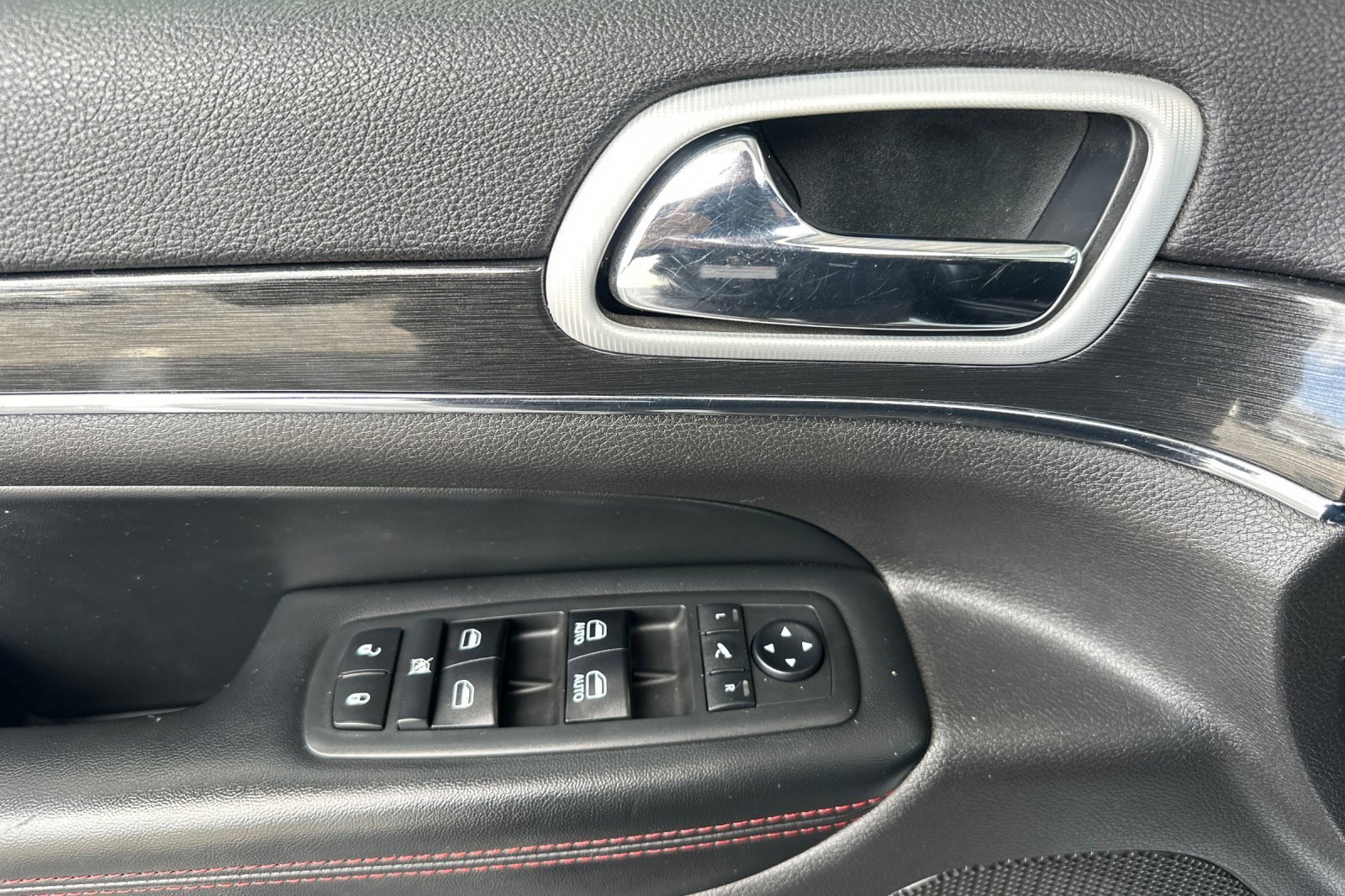 Used 2019 Jeep Grand Cherokee Trailhawk AWD/4WD image 10