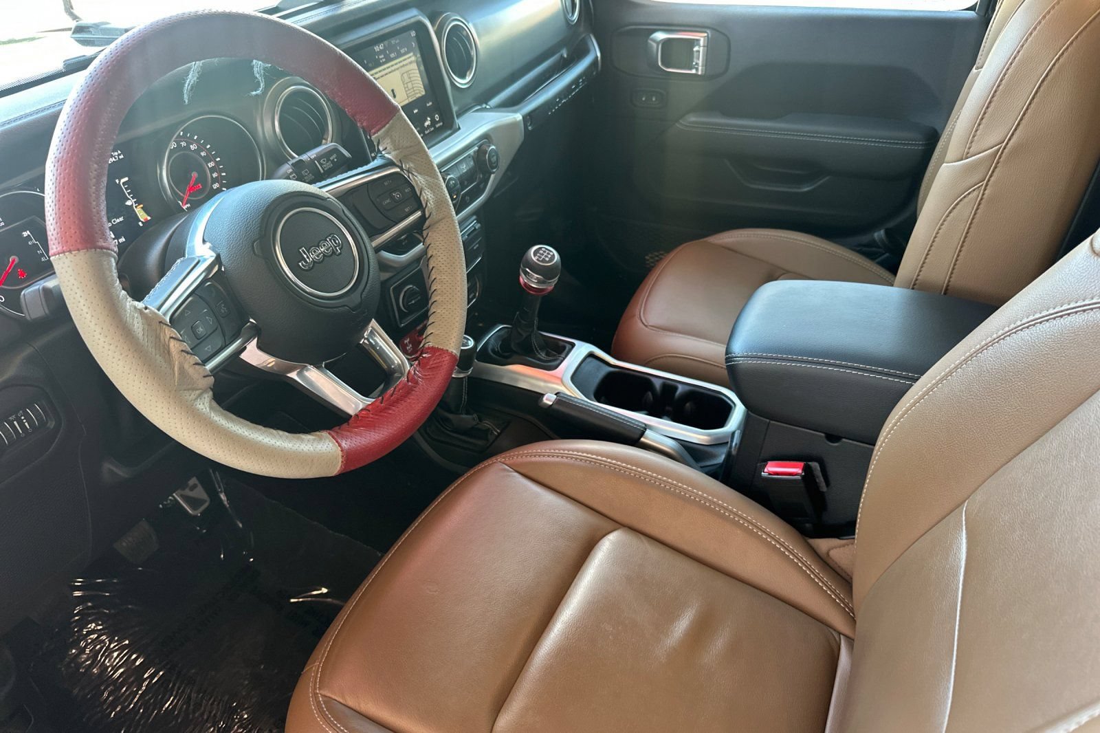 Used 2021 Jeep Wrangler Rubicon AWD/4WD image 11