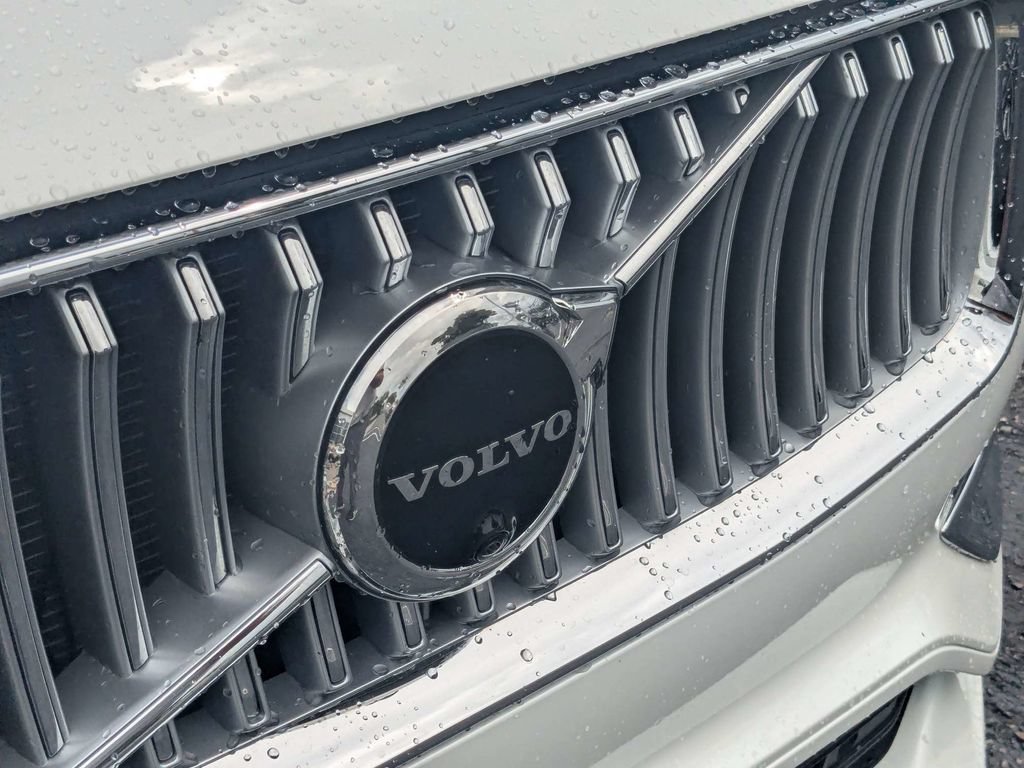 Certified 2023 Volvo XC90 T8 Plus AWD/4WD image 12