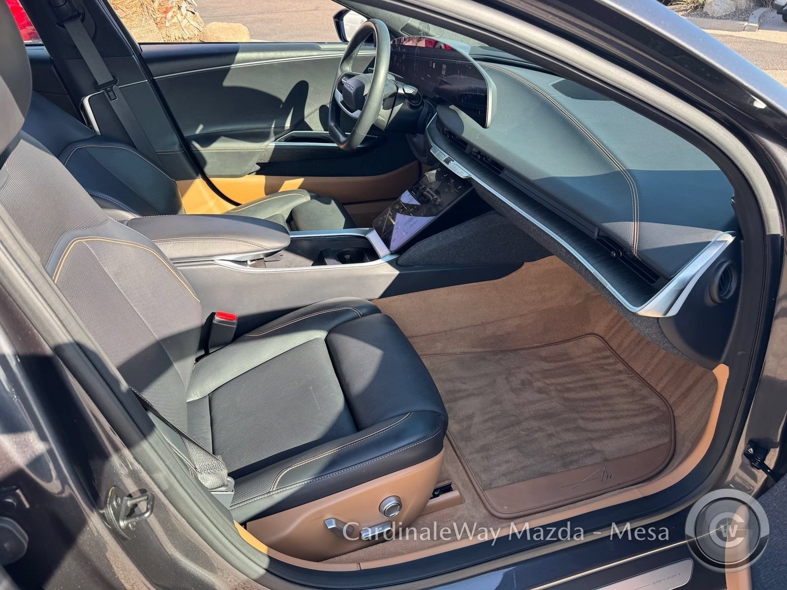 Used 2024 Lucid Air Touring AWD/4WD image 27