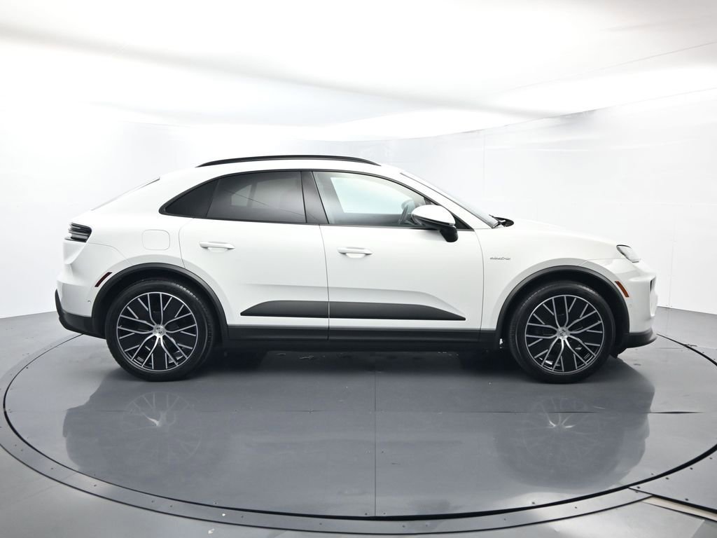 Certified 2024 Porsche Macan 4 Electric image 16