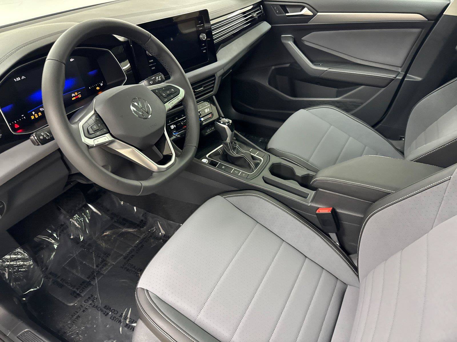 New 2027 Volkswagen Jetta SE FWD image 9