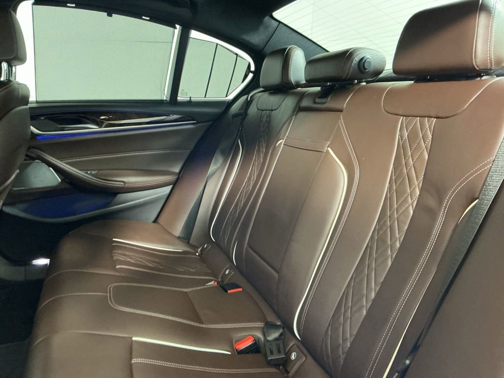 Used 2018 BMW M550i xDrive image 26