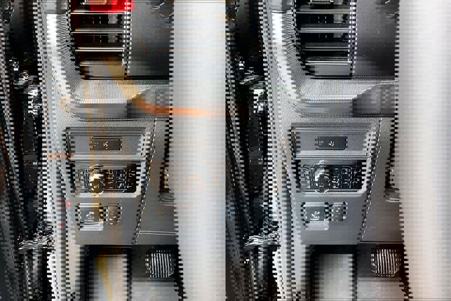 Used 2025 Ford F150 Raptor AWD/4WD image 33