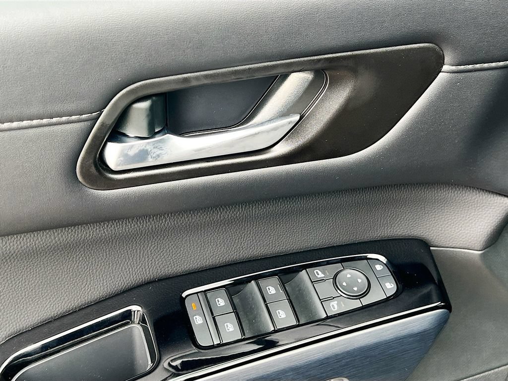 New 2026 Nissan Pathfinder SL FWD image 25
