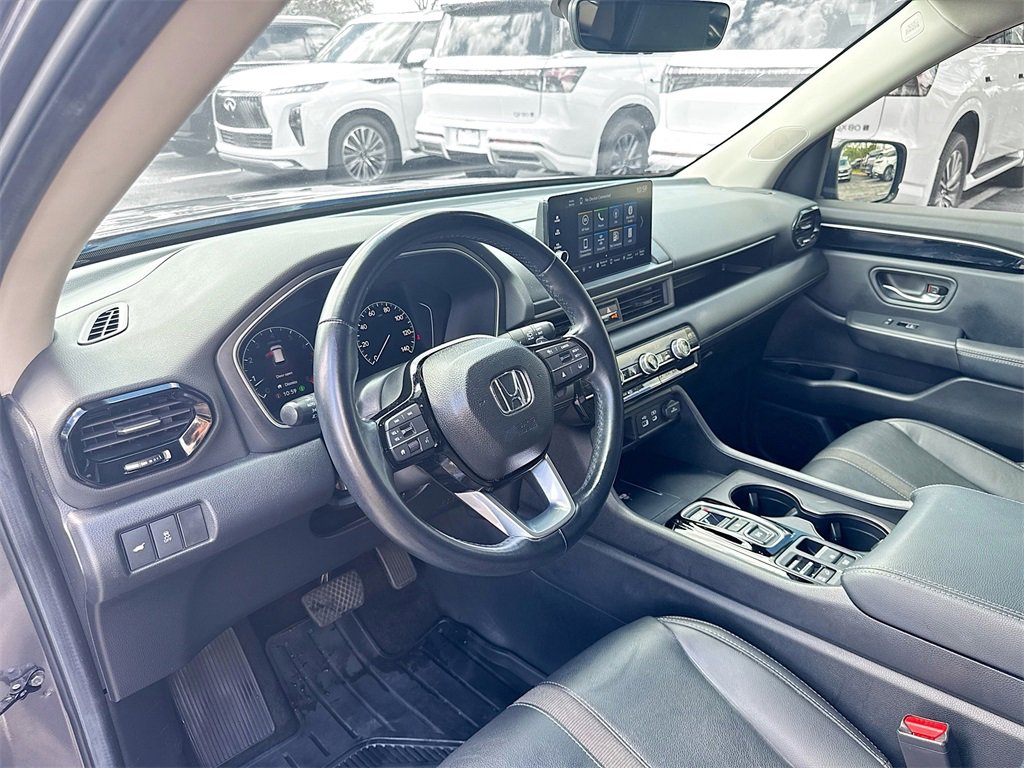 Used 2025 Honda Pilot EX-L image 10