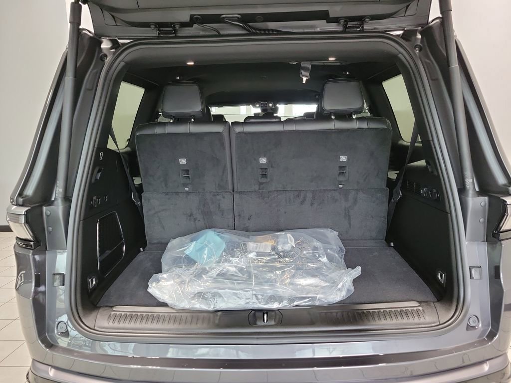 New 2026 Jeep Grand Wagoneer 4WD image 8