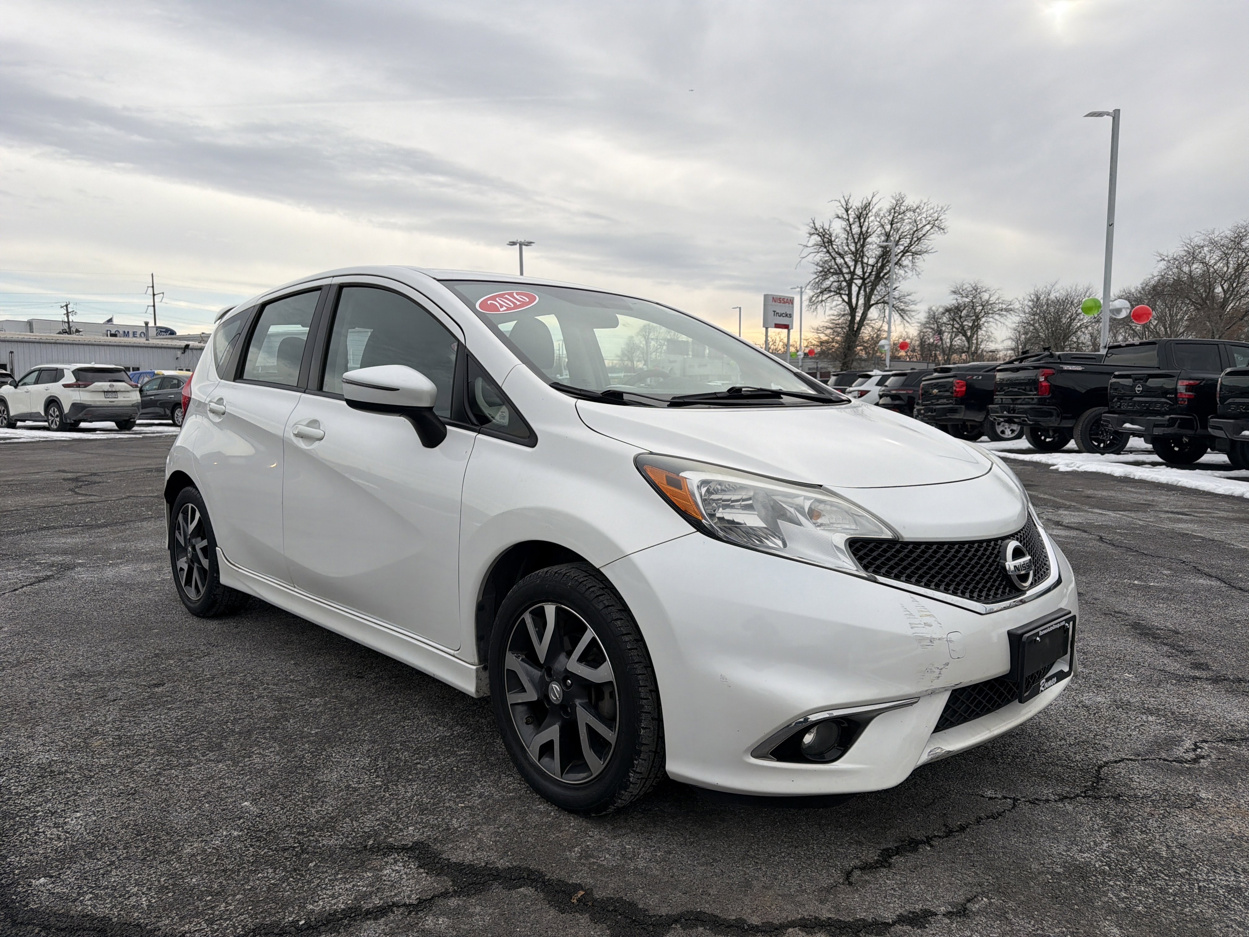 Used 2016 Nissan Versa Note SR image 3