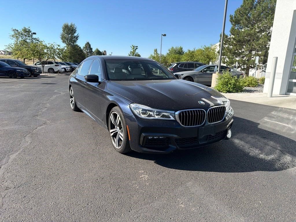 Used 2019 BMW 750i xDrive w/ Autobahn Package AWD/4WD image 7