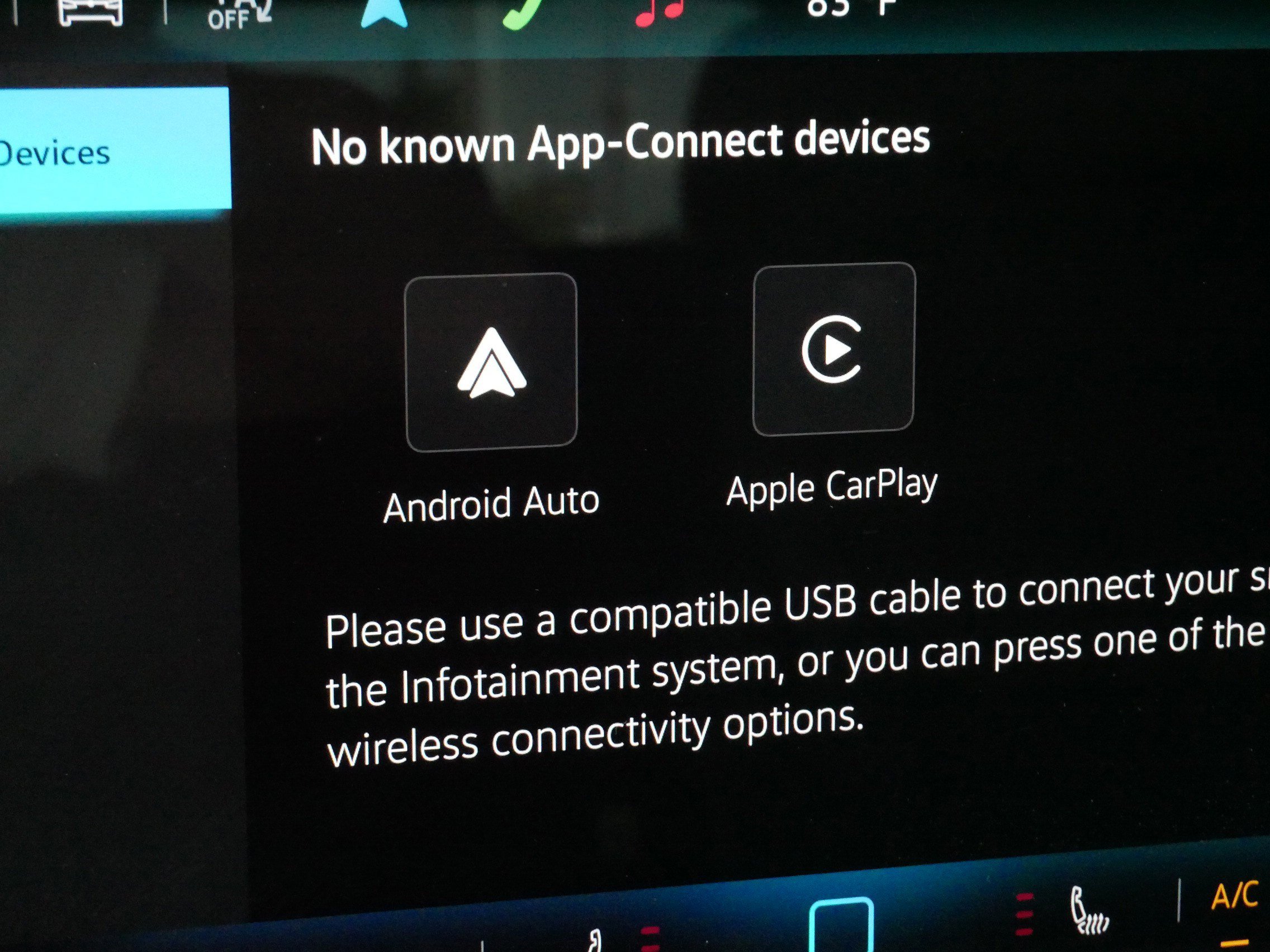 Certified 2025 Volkswagen Tiguan SE w/ Panoramic Sunroof Package AWD/4WD image 28