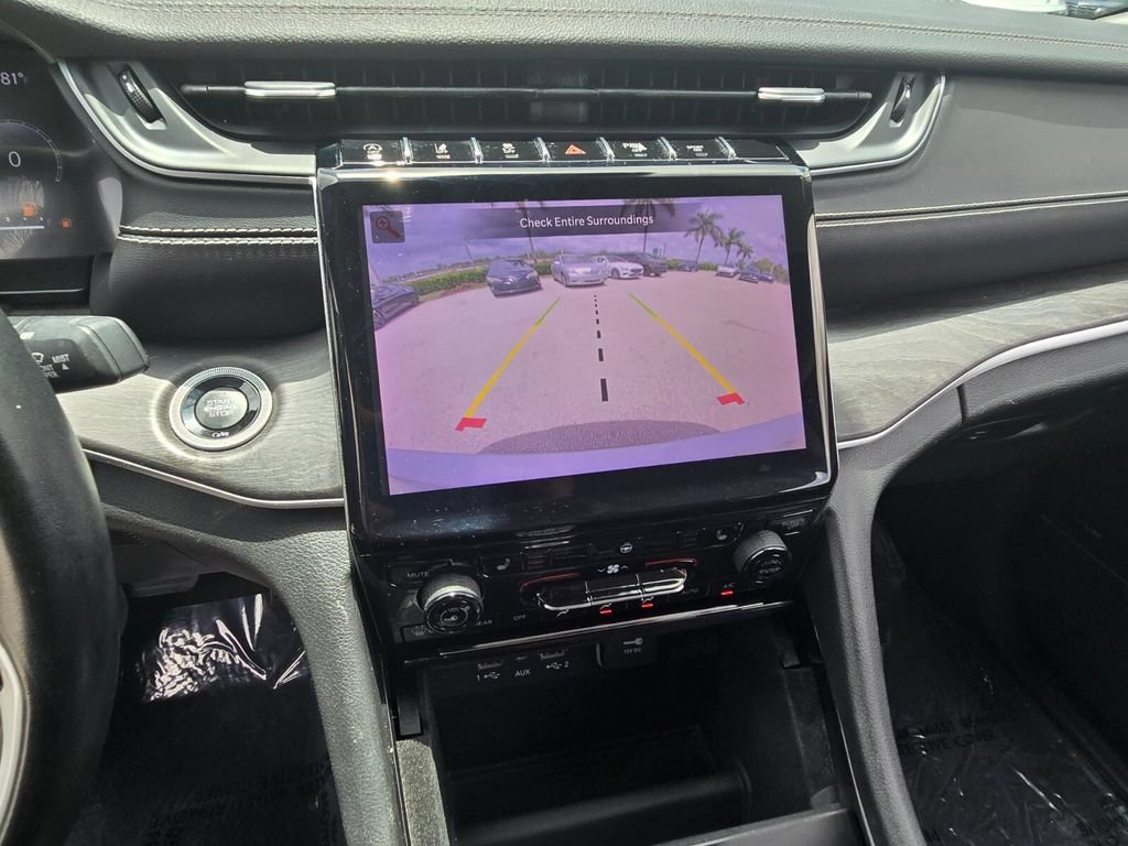 Used 2022 Jeep Grand Cherokee L Limited RWD image 23