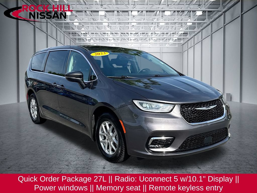 Used 2023 Chrysler Pacifica Touring-L