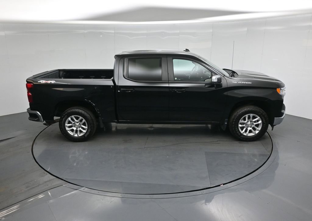 Used 2022 Chevrolet Silverado 1500 LT AWD/4WD image 38
