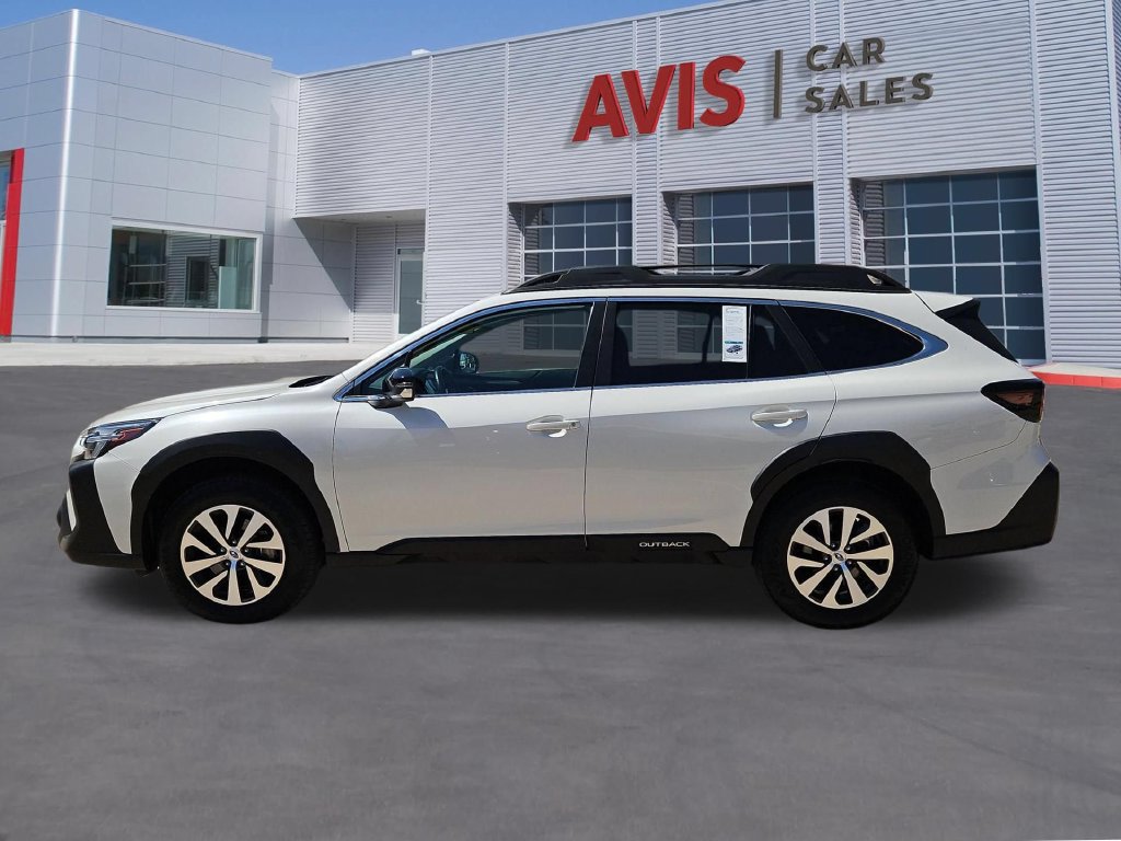 Used 2025 Subaru Outback Premium AWD/4WD image 10