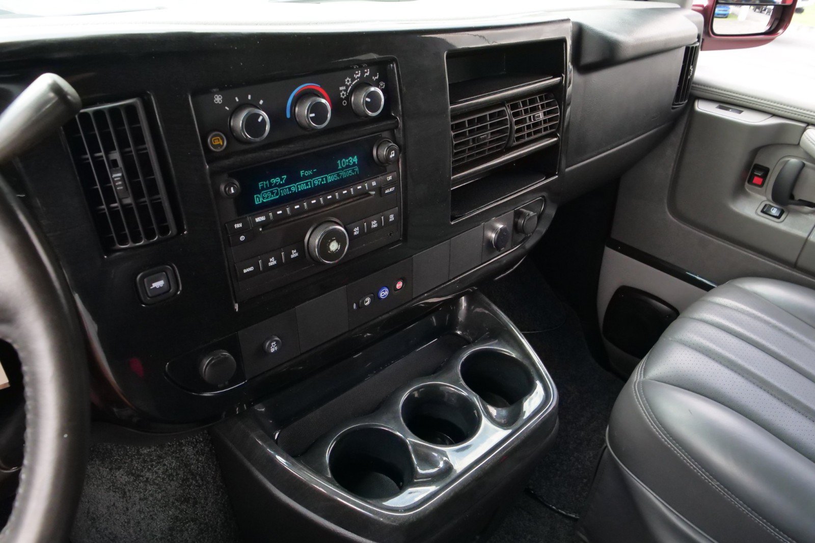 Used 2014 Chevrolet Express 1500 RWD image 14