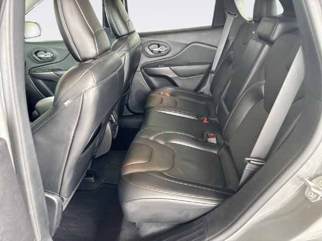 Used 2021 Jeep Cherokee Latitude Lux w/ Sun & Sound Group AWD/4WD image 22