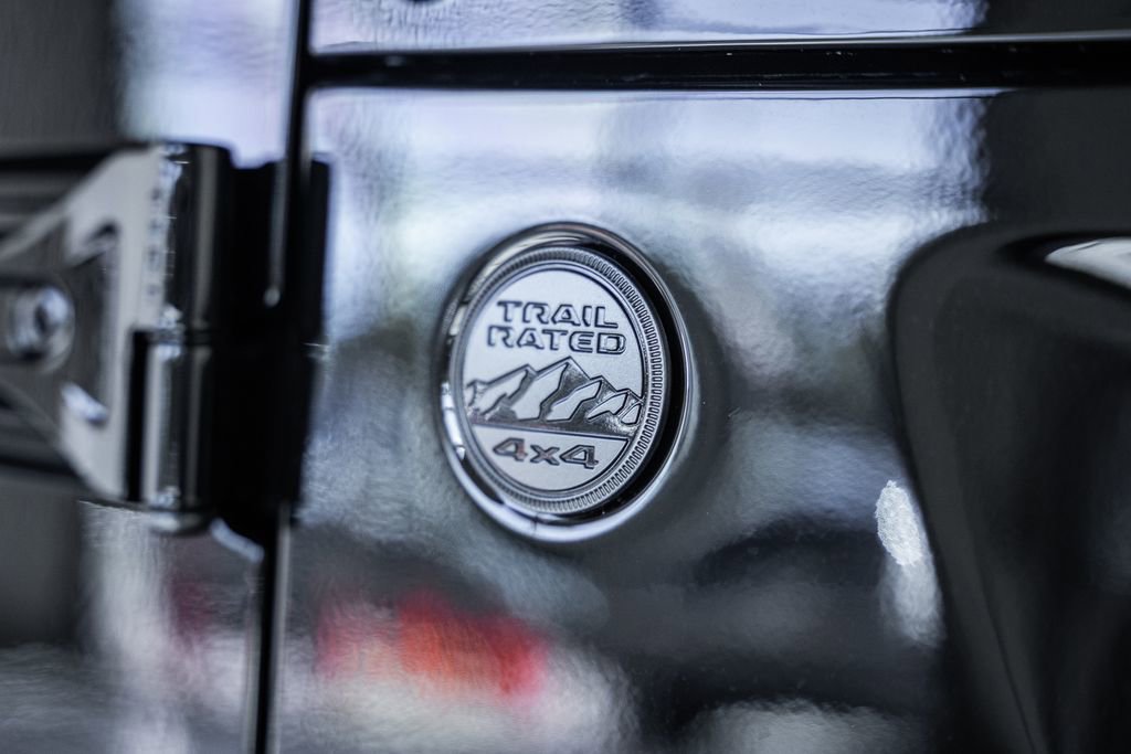 New 2025 Jeep Gladiator Sport image 13