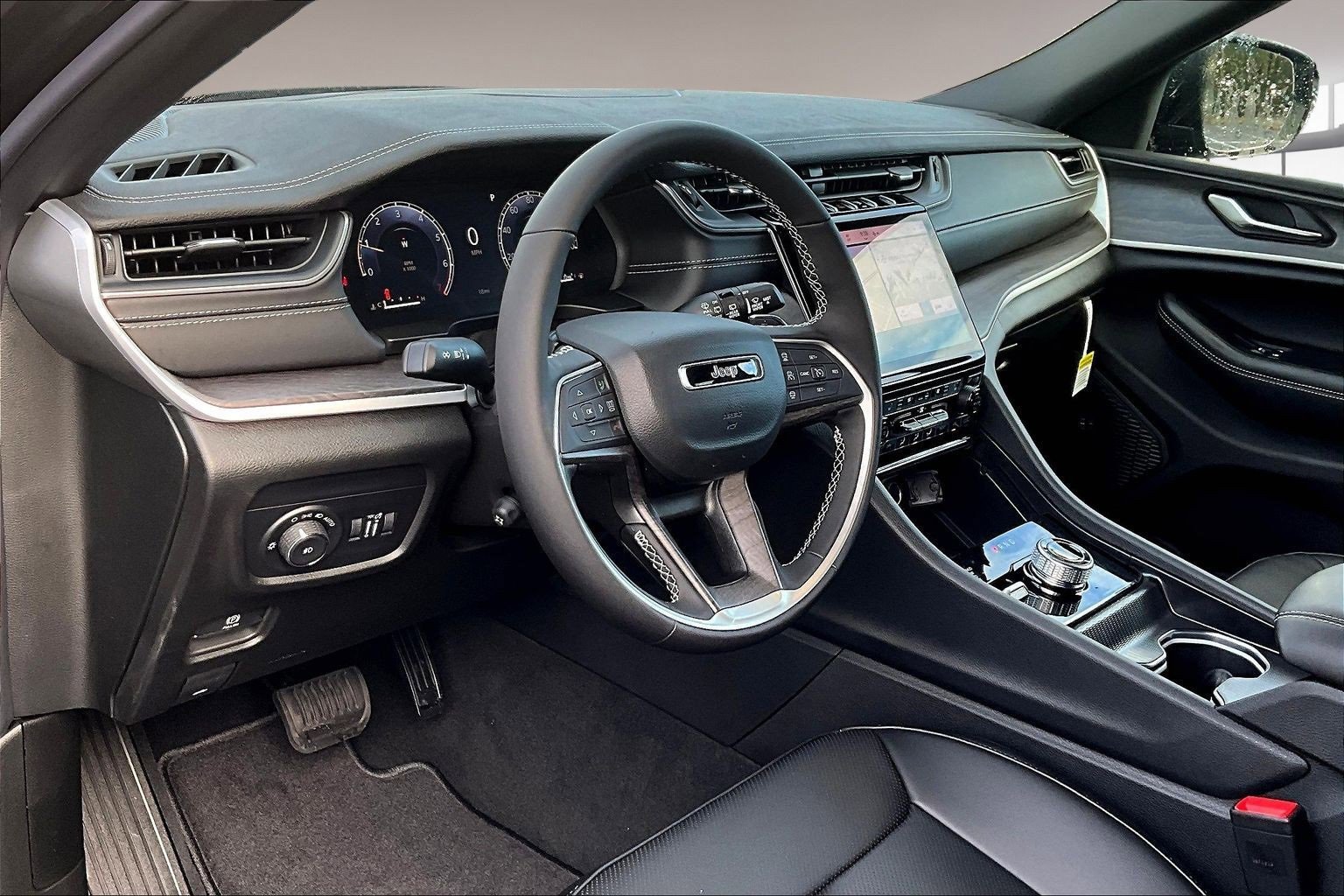 New 2025 Jeep Grand Cherokee L Limited w/ Luxury Tech Group II image 7