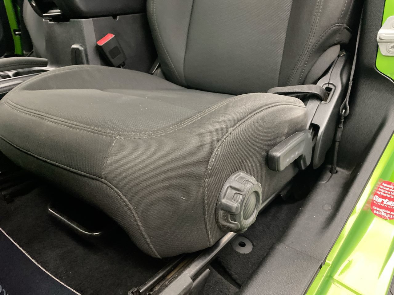 Used 2018 Jeep Wrangler Sport AWD/4WD image 13