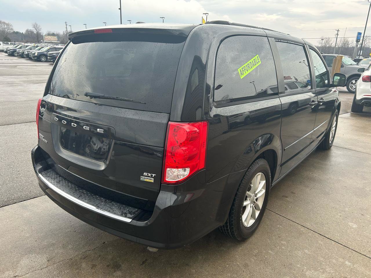 Used 2016 Dodge Grand Caravan SXT FWD image 5