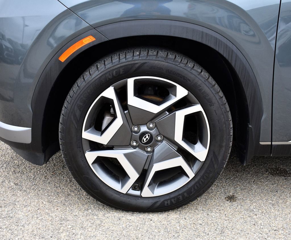 Used 2023 Hyundai Palisade Limited FWD image 6