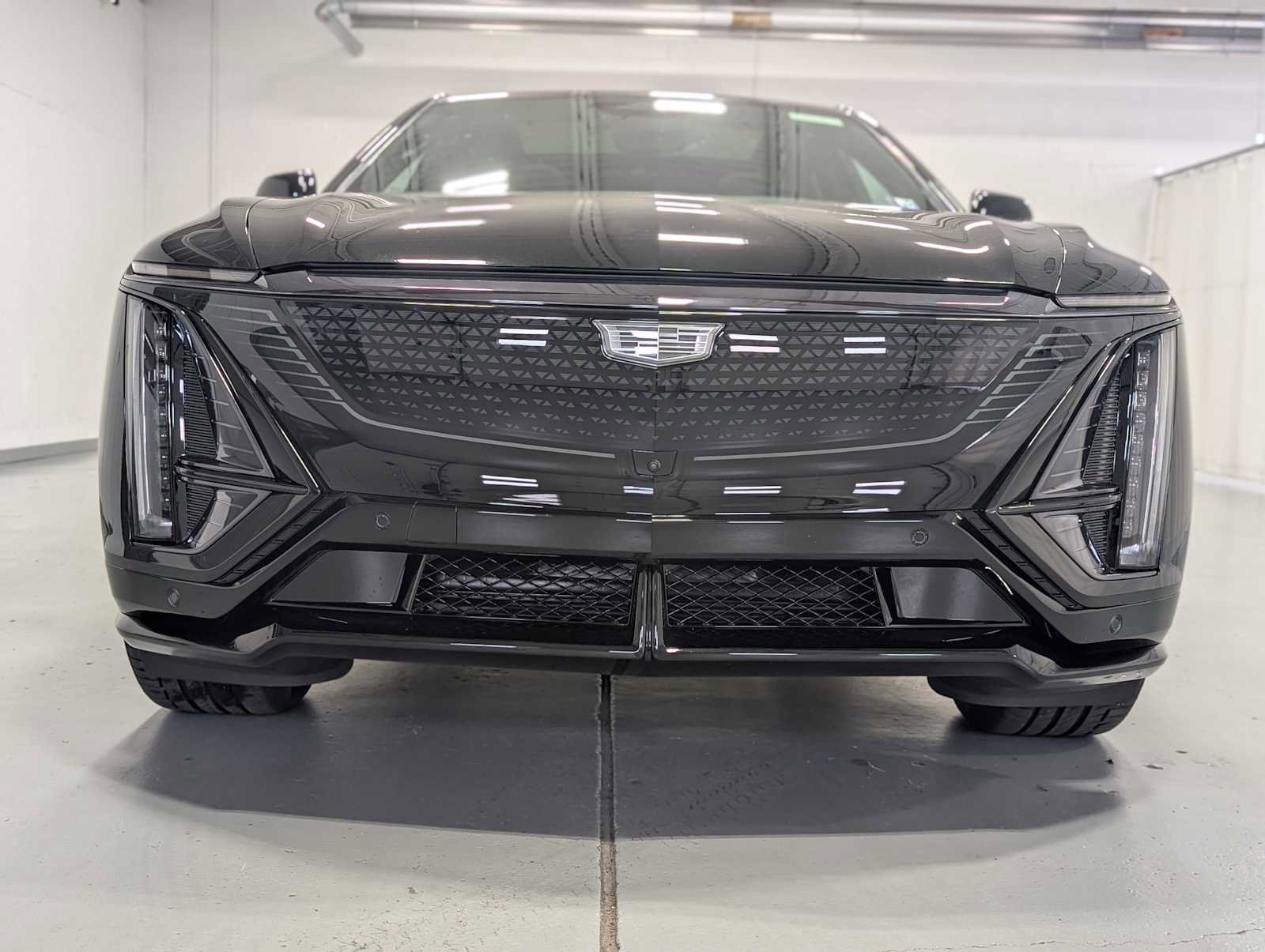 New 2026 Cadillac Lyriq V image 2