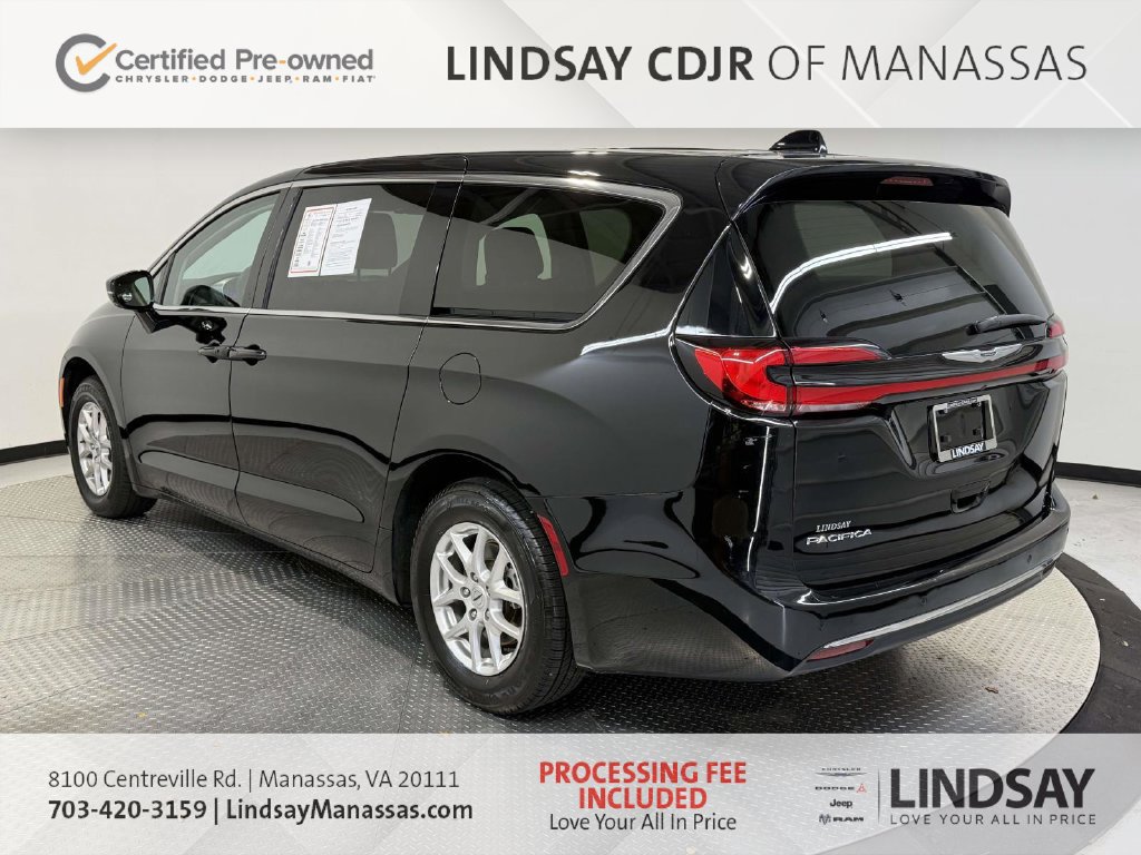 Certified 2024 Chrysler Pacifica Touring-L FWD image 7
