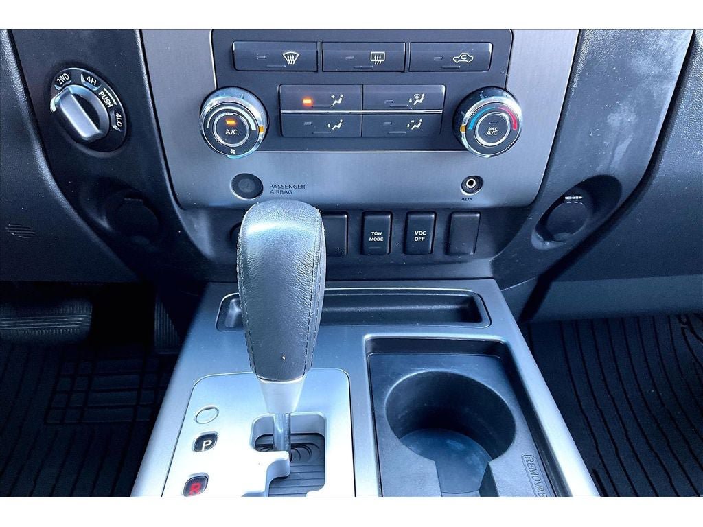 Used 2010 Nissan Titan SE w/ SE Value Truck Pkg AWD/4WD image 25