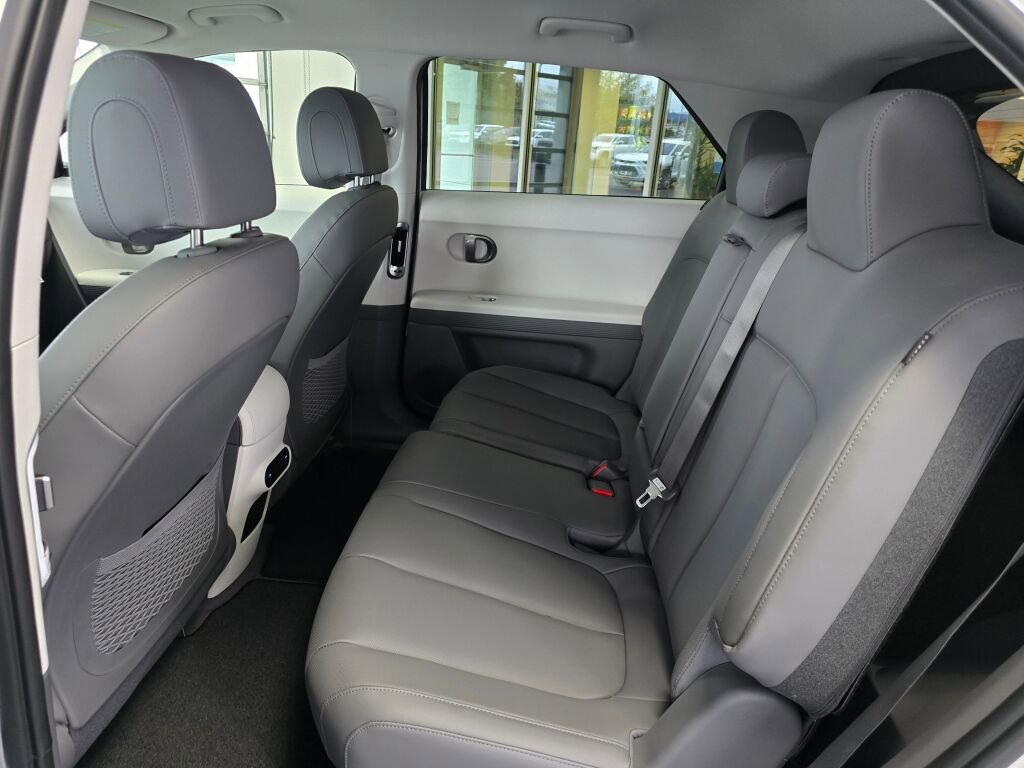 New 2026 Hyundai Ioniq 5 SEL image 32