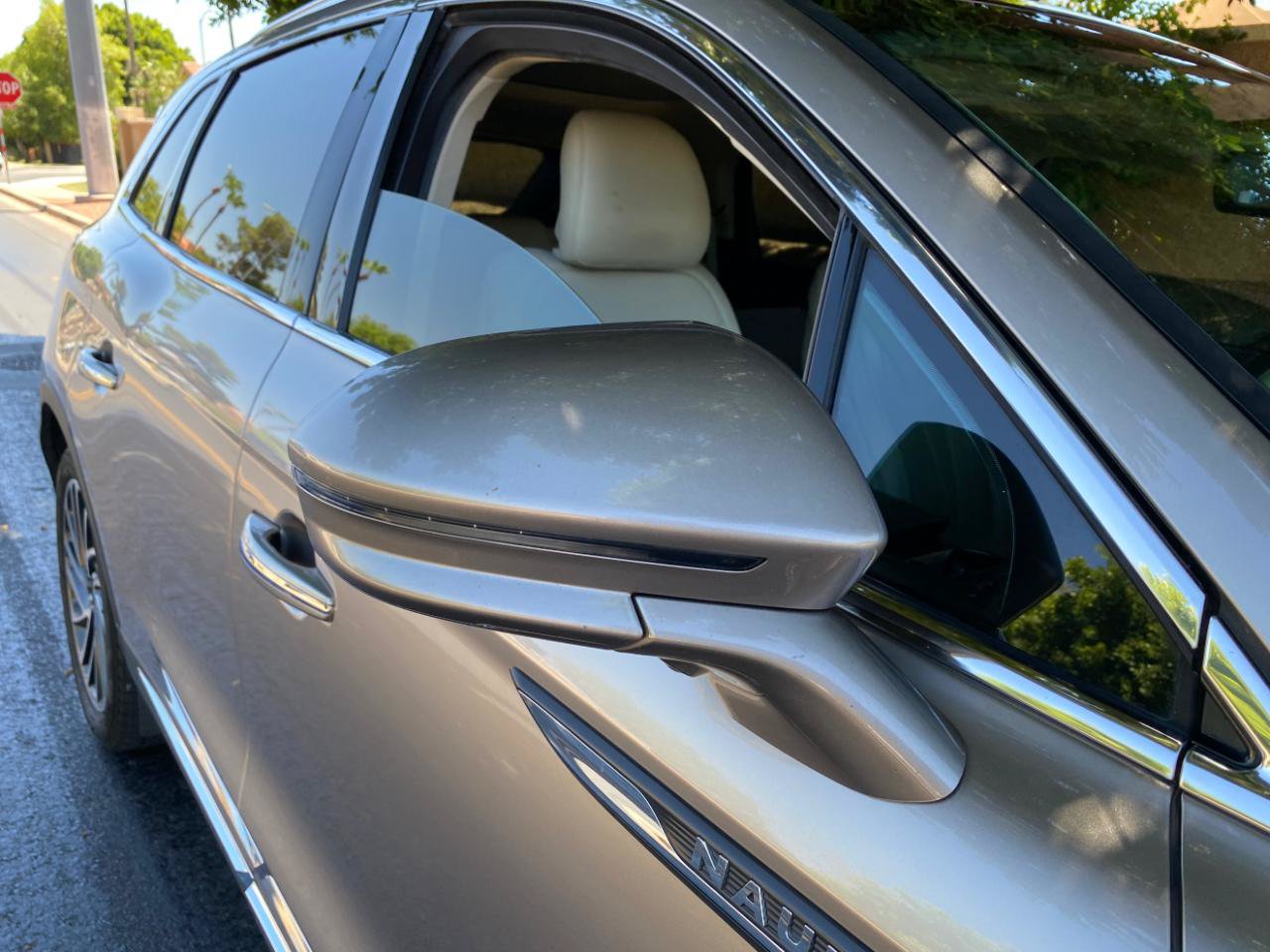 Used 2019 Lincoln Nautilus Reserve FWD image 15