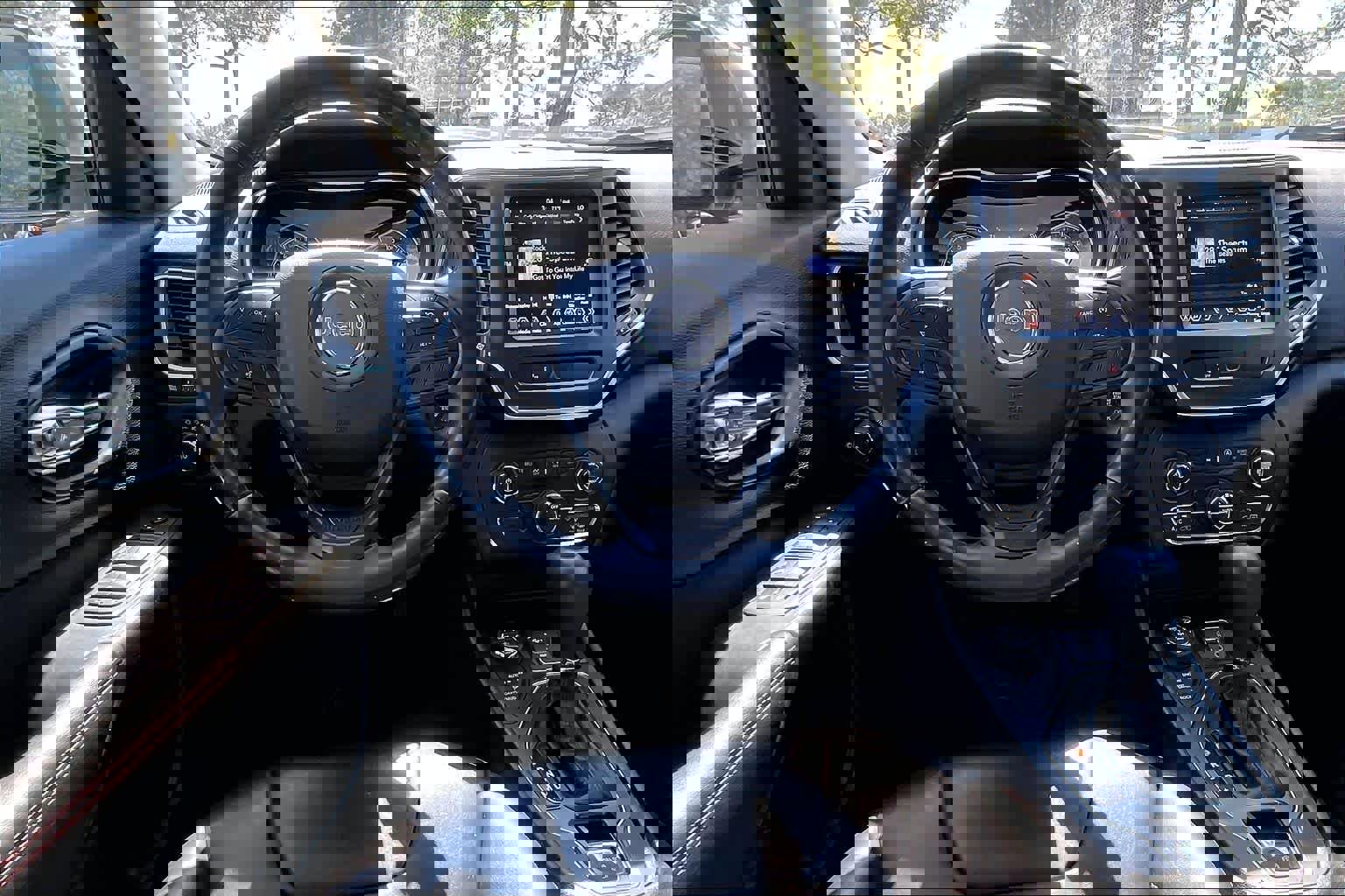 Used 2020 Jeep Cherokee Trailhawk w/ Cold Weather Group image 6