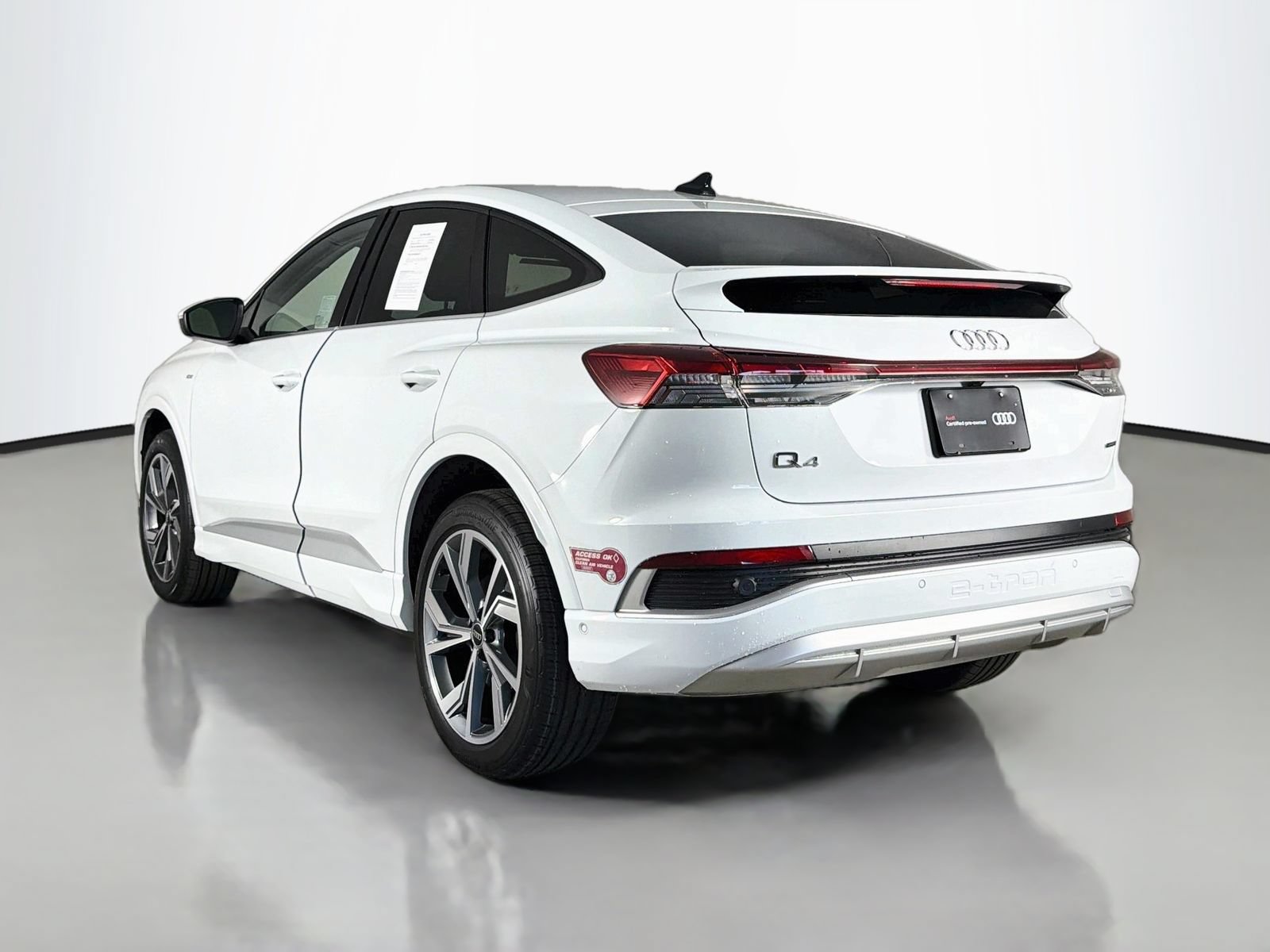 Certified 2023 Audi Q4 e-tron Premium Plus w/ Premium Plus AWD/4WD image 5