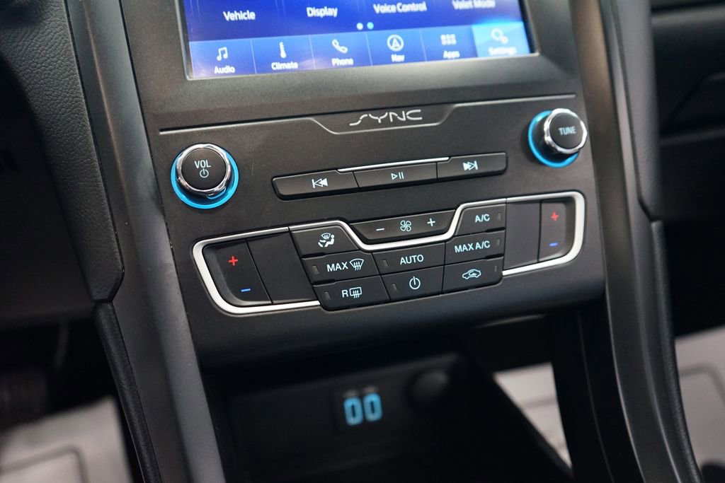 Used 2020 Ford Fusion SE w/ Equipment Group 151A image 35