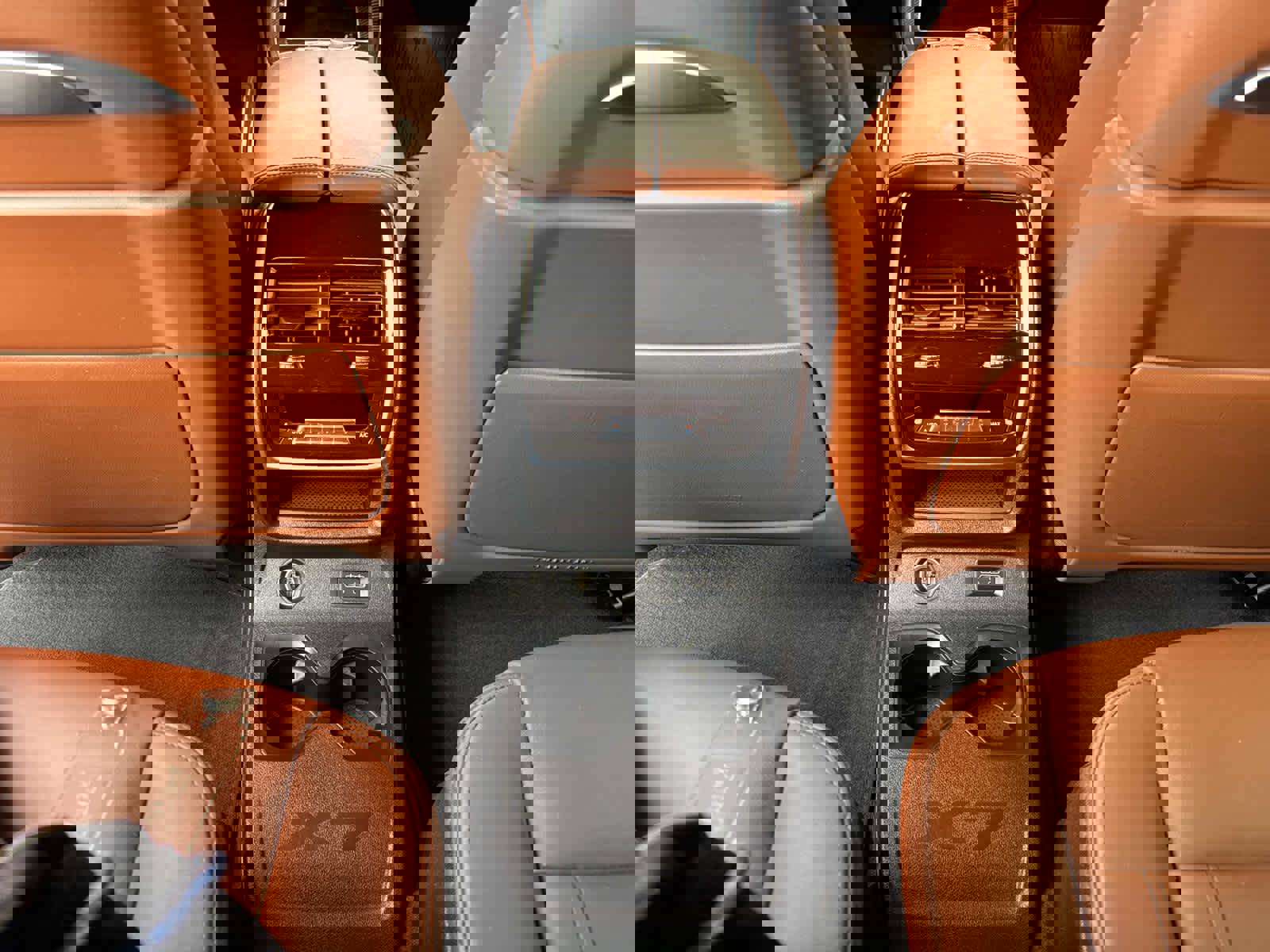 Used 2024 BMW X7 M60i w/ Executive Package image 18