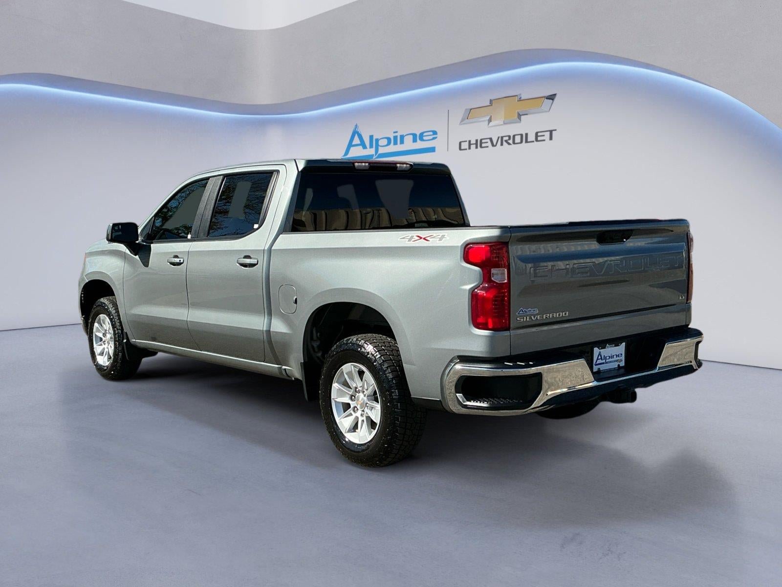 Used 2025 Chevrolet Silverado 1500 LT AWD/4WD image 3