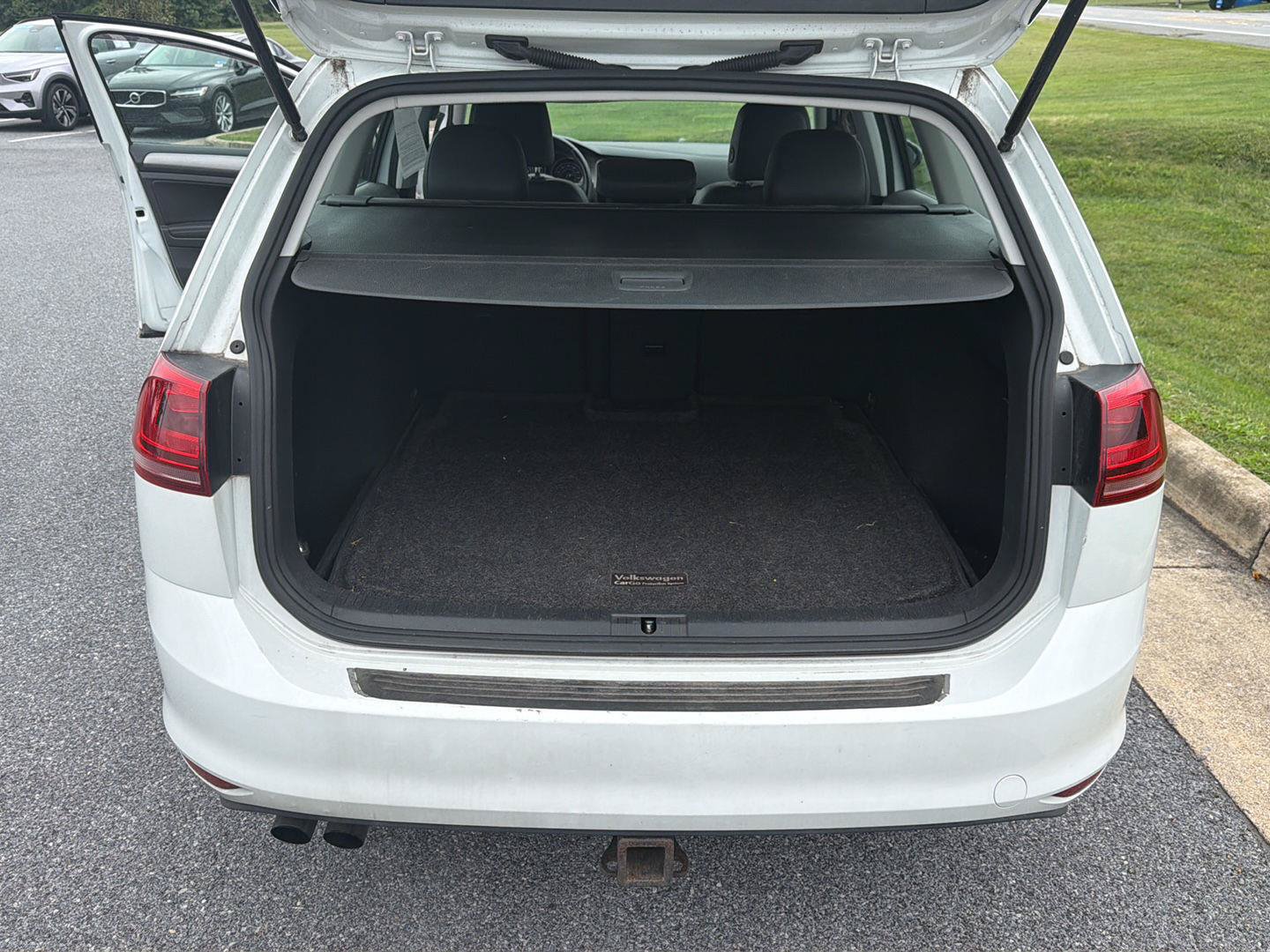 Used 2015 Volkswagen Golf S FWD image 18