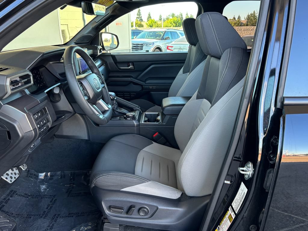 Used 2025 Toyota Tacoma TRD Sport w/ TRD Sport Upgrade Package AWD/4WD image 21