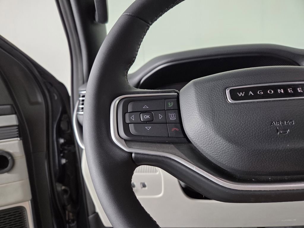 Certified 2025 Jeep Wagoneer 4WD image 17