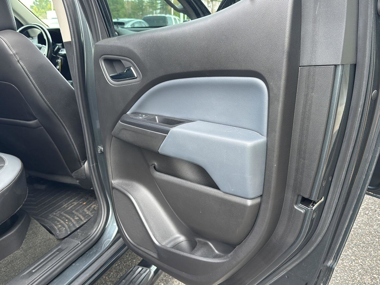 Used 2016 Chevrolet Colorado Z71 image 13