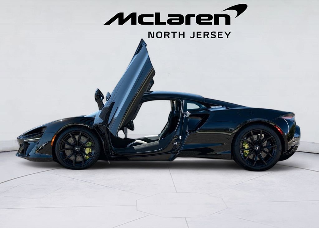 New 2025 McLaren Artura image 16