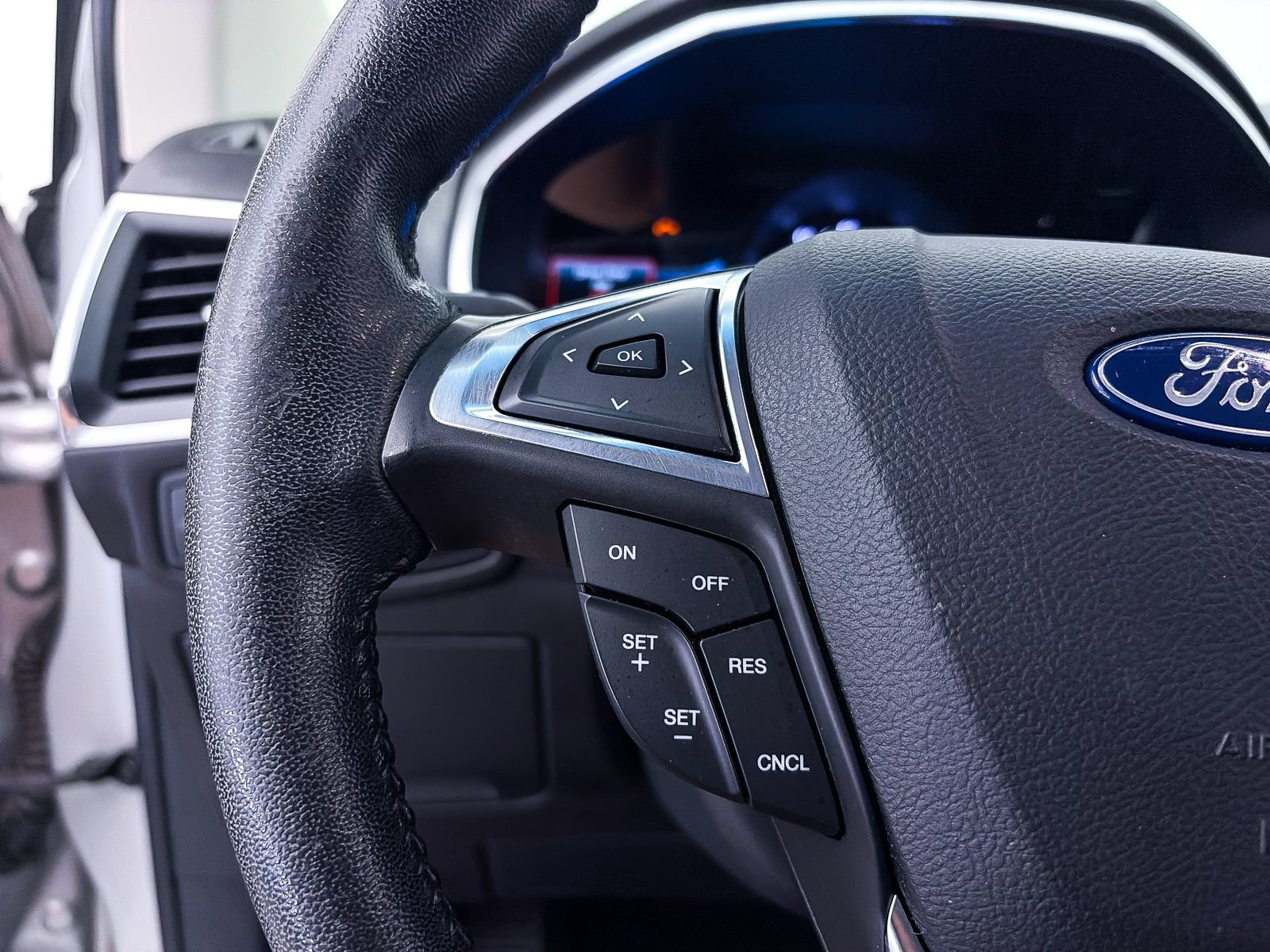 Used 2019 Ford Edge Titanium FWD image 30
