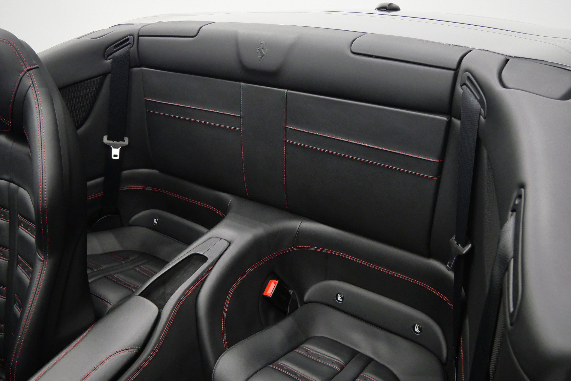 Used 2015 Ferrari California T RWD image 16