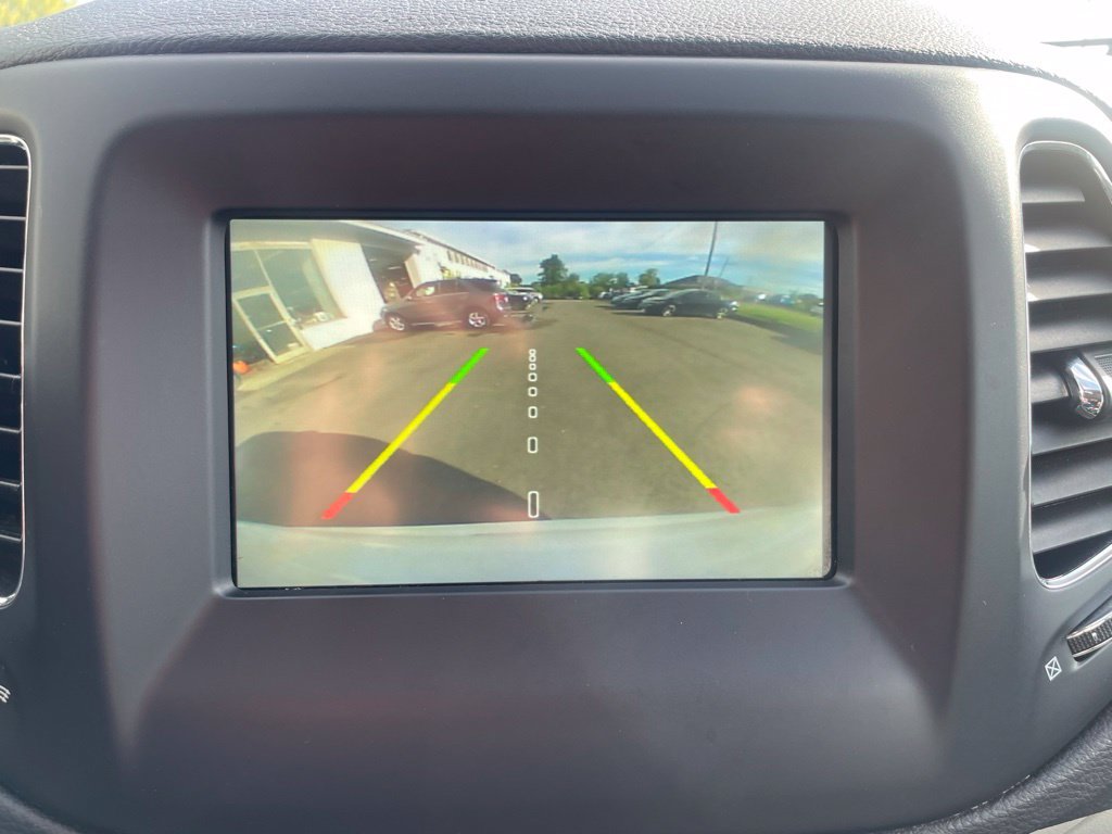 Used 2018 Jeep Compass Latitude w/ Popular Equipment Group AWD/4WD image 24