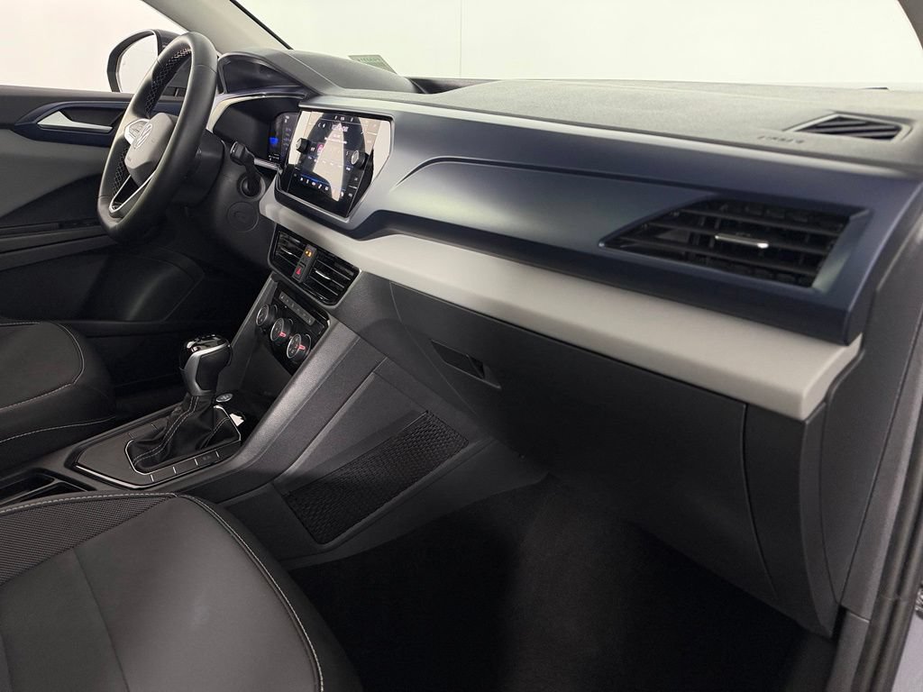 Used 2023 Volkswagen Taos SE w/ Panoramic Sunroof Package FWD image 22