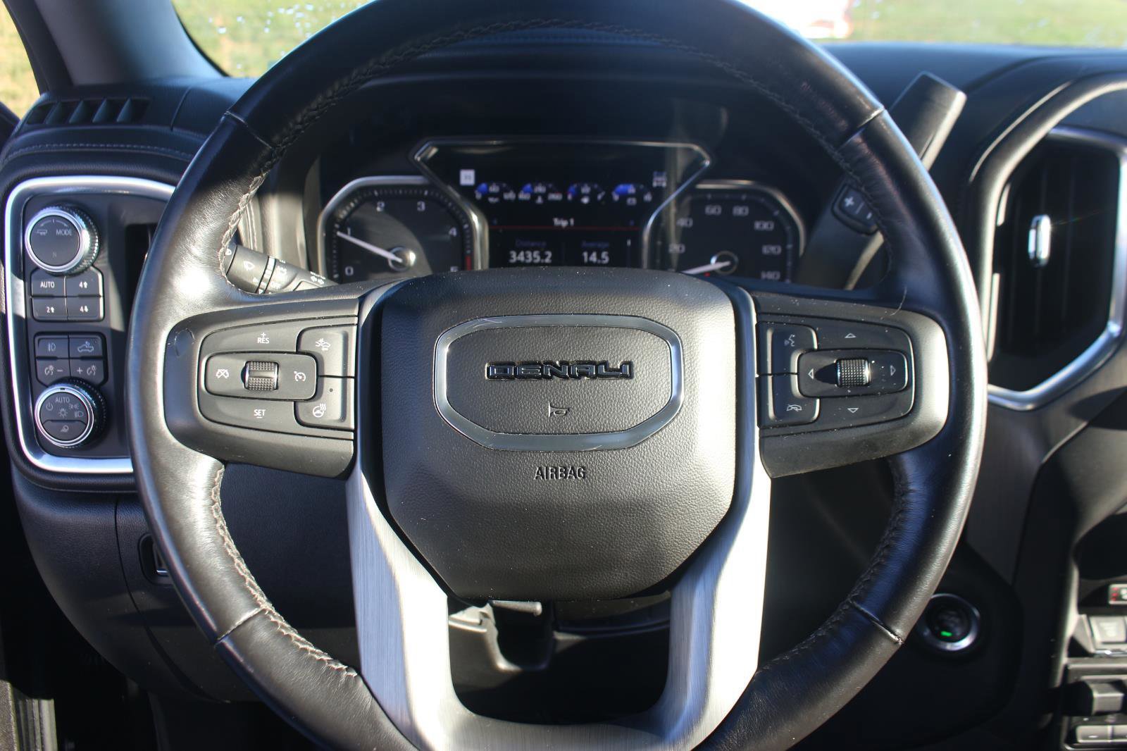 Used 2023 GMC Sierra 2500 Denali w/ Denali Ultimate Package image 18