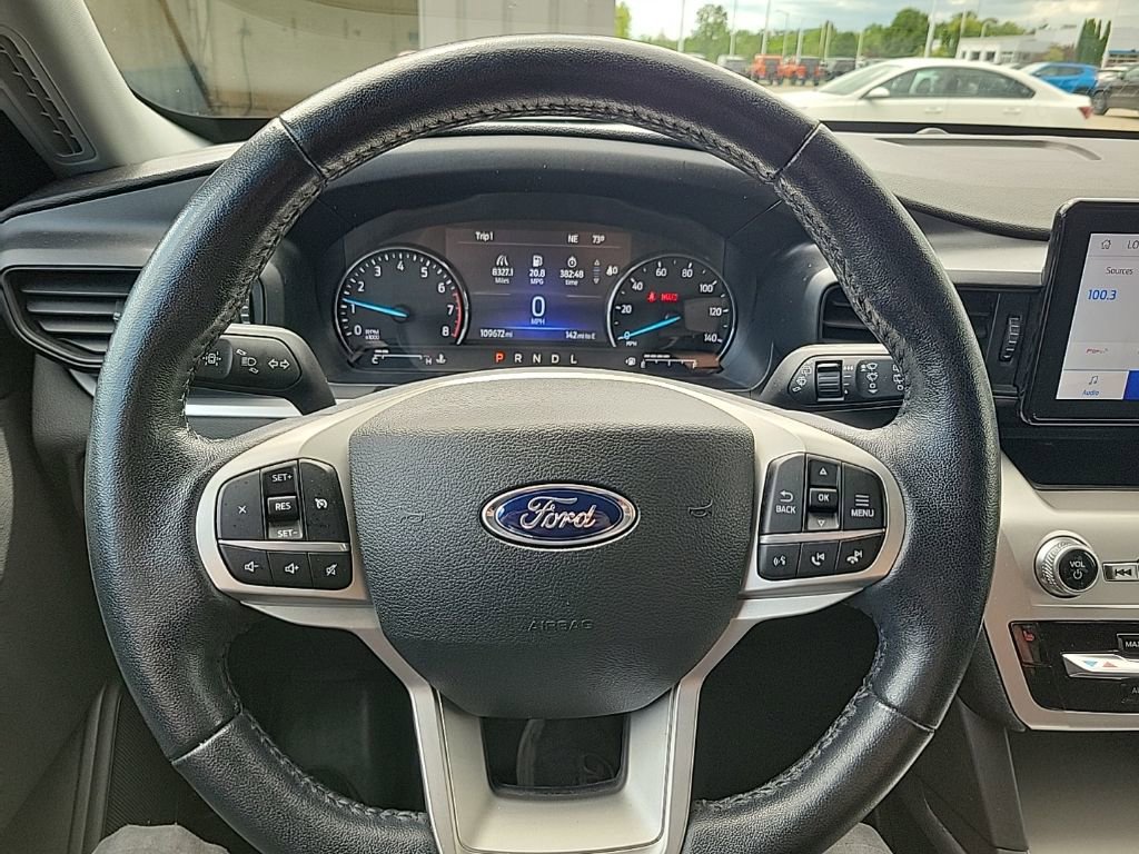 Used 2022 Ford Explorer XLT image 23